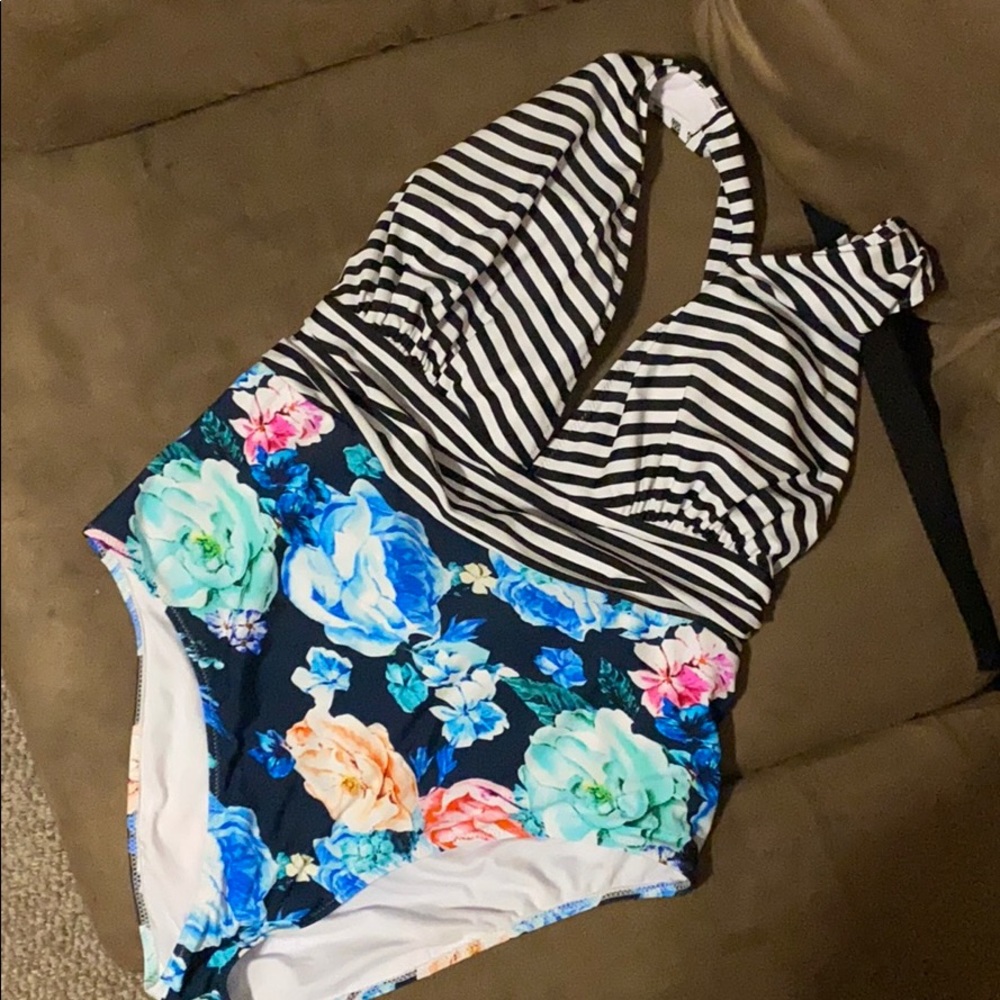 Women’s Plus size Swimsuit